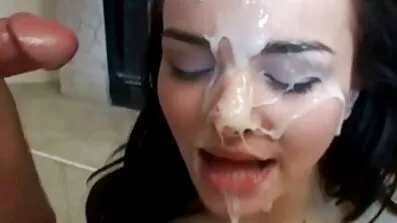 পাম্প আপ মানুষ brazenly fucked এবং tits সেক্স ভিডিও আদিবাসী উপর কাম
