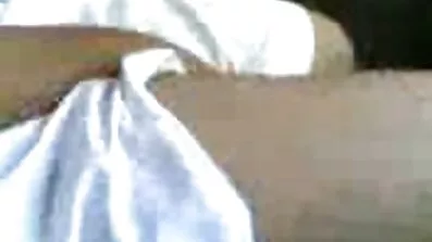 Busty গার্লফ্রেন্ড লোক পুলে পাতলা ভিলেজ সেক্স ভিডিও শিশ্ন fucks