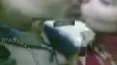 স্ত্রী কাজের অন্তরঙ্গ গর্তে সানি লিওন সেক্র ভিডিও মেম্বারের উপর বসল