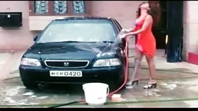 এক নিঃসঙ্গ মহিলা বাংলা sex hd তার বিছানায় সম্পূর্ণ অপরিচিত একটি কুরিয়ার টেনে নিয়ে গেল