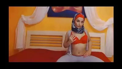একজন সুন্দরী শহরের বাংলা সেকস মহিলা হেলফ্টে তার প্রেয়সীর কাছে নিজেকে দিয়েছিলেন।