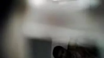 অসাধারণ মেয়ে তার প্যান্টির ওপেন সেক্সি বিএফ নীচে তার ভগ ম্যাসেজ করে।
