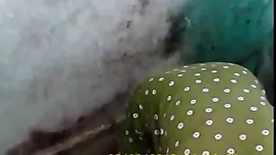 একটি লোমশ ভগ বাচ্চাদের সেক্স ভিডিও একটি slutty পুরুষ fucked এক মহিলার