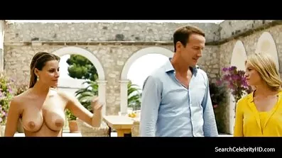 একজন ওমেনাইজার মূলত পিছনের দিকে একটি ছানার গর্ত চোদাচ্ছে। কুত্তা সেক্স ভিডিও