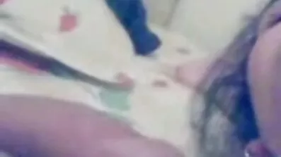 একটি পাতলা মেয়ে একটি কোমল ভগ হস্তমৈথুন লাইভ ভিডিও সেক্স