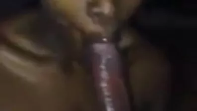 ক্যান্সারের ভঙ্গিতে বিছানায়, মহিলা পুরুষটি বাংলা লোকাল সেক্স ভিডিও স্বর্ণকেশীকে শক্ত করে চুদছে।