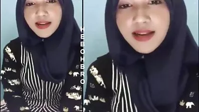 তার বন্ধুকে বাংলা সেক বিডিও তার কামুক গর্ত চাটতে দেয়