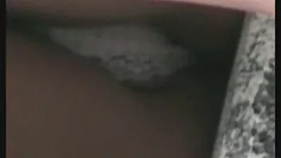 তিনি একটি বাংলাদেশী চোদাচুদির ভিডিও শিশ্ন বের করে তার অণ্ডকোষের উপর একটি কোমল ভগ ঢোকালেন